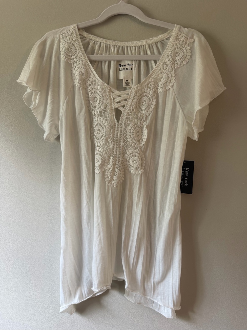 New York Laundry Cream Lace-Front Flutter Sleeve Tunic
